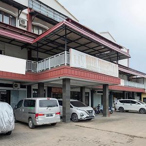 Super Oyo 2704 Hotel Transit 2